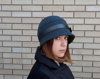 bedacht by simon schulz Geen Gray wool cashmere cloche hat Bedacht by Simon Schulz Geen Gray Wool Cashmere Cloche Hat  main image 4