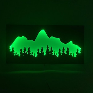 Misty Mountain Forest View Wall Art Illumina la decorazione della parete della montagna con la luce della montagna Luce notturna a LED Montagna Montagna Insegna al neon Decorazione