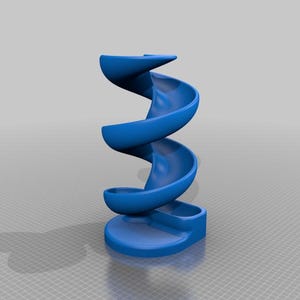 Puede incluir: Un juguete de pl&aacute;stico azul en forma de espiral con una base. El juguete est&aacute; dise&ntilde;ado para permitir que los objetos peque&ntilde;os rueden por la espiral.
