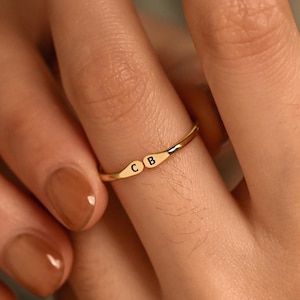 Duo-Anfangsring • Personalisierter Zweibuchstabenring für Frauen • Paarringe • Anfangssiegelring • Stapelring • Geschenke für Mutter • Valentinstagsgeschenk