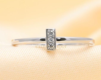 Bague de fiançailles en or massif 14 carats avec diamant rond de laboratoire serti d'un diamant, bijou délicat et raffiné, cadeau unique pour elle.