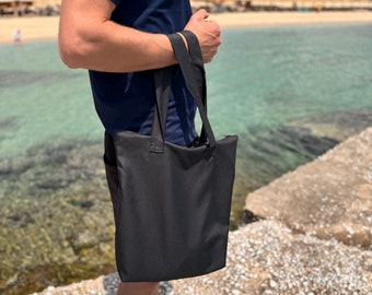 Schwarze Einkaufstasche mit Reißverschluss für Männer, Perfekt für die Reise, Stilvolles Design, Mit Innentasche, Geschenk für Ihn, Vielseitige und praktische Einkaufstasche.