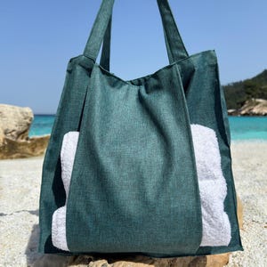 Türkis Strandtasche, Handgemachte minimalistische Sommertasche, Handtuchtasche mit Seitentasche, Funktionelle Pooltasche für die Reise, Geschenk für Strandliebhaber
