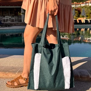 Türkisblaue Strand-Einkaufstasche, minimalistische Handtuch-Tragetasche, handgefertigte dienstbare Pool-Tasche, funktionelle Sommer-Reisetasche, Geschenk für Strandliebhaber.