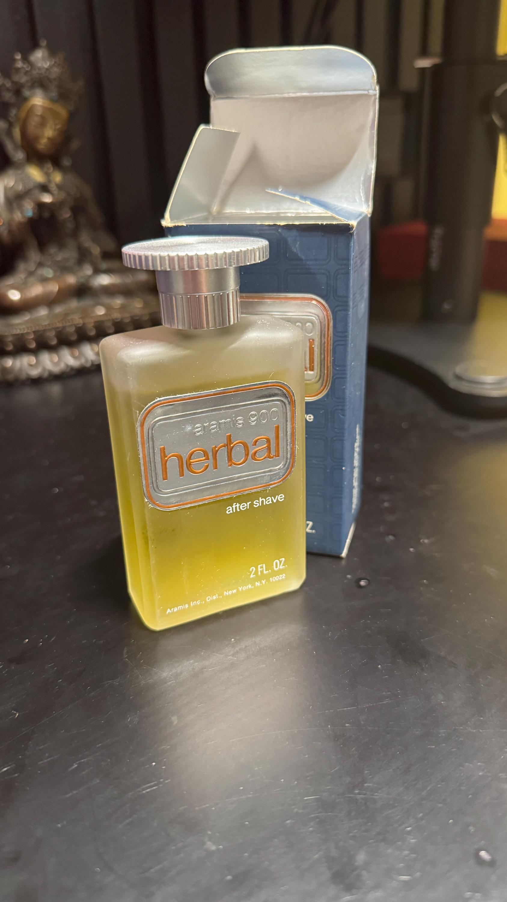 ヴィンテージ アラミス 900 ハーバル アフターシェーブ 2 fl oz / 60