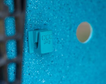 Ruffland Kennel Vent Hole Bucket Holder