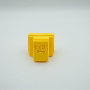 Ruffland Kennel Door Bucket Holder