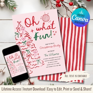 Op de afbeelding: Een roze kerstfeestuitnodiging met rode en groene tekst met de tekst "Oh what Fun!" en een kerstboomontwerp. Een smartphone toont dezelfde uitnodiging. Rechts staat een rood-wit gestreept papier.
