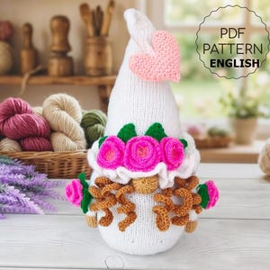 Zomerkaboutermeisje breipatroon pdf Engels, Scandinavisch kaboutermeisje met gebloemde muts, zelfstudie knuffel breien, kabouterbruid breien