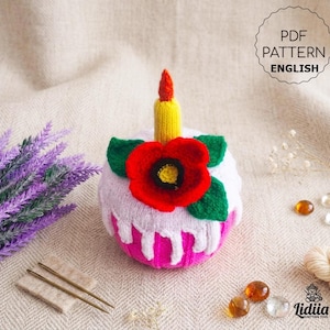 Kuchen Strickmuster PDF, Geburtstag Cupcake Plüschtier, Dekorativer Kerzenkuchen, DIY Sweet Home Decor, Amigurumi Style Knit Dessert