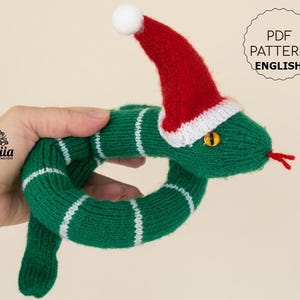 Snake in Christmas Hat Knitting Pattern PDF, Knitted Animal Toy Tutorial, Festive Holiday Decor, Knit in the round