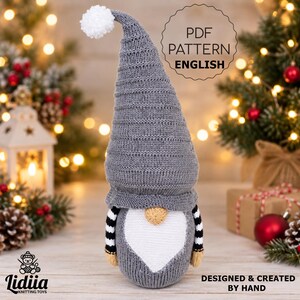 クリスマスノームの編み図PDF、平編み2本針大型ホリデーエルフ棚飾り、スカンジナビアサンタのチュートリアル