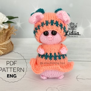 Small Pig Girl Knitting Pattern, Adorable Piglet in Orange Dress & Hat, DIY Plush Toy Knitting PDF, Farm toys keychain knitting pattern