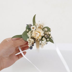 Boho bride dried flower wrist flower, Wedding decoration,Eucalyptus+Baby&#39;s Breath+Daisy dried wrist flower