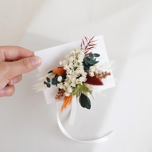 Boho bride dried flower wrist flower, Eucalyptus dried flower corsage,Wedding decoration,Natural dried flower wrist flower
