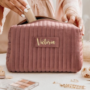 Personalisierte Make-up-Tasche, benutzerdefinierte Brautjungfer Geschenk, Samt Kosmetiktasche, Reise-Kulturtasche, Hochzeitsgeschenk, Geschenk für sie, Muttertagsgeschenk