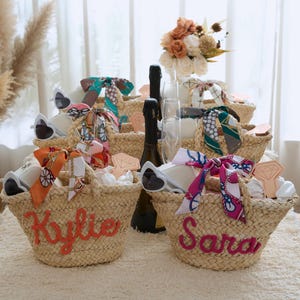 Personalisierte Strandtasche, Benutzerdefinierte Blumenmädchen Tasche, Sommerhochzeitsgeschenk, Brautjungfer Geschenke Korb, Hochzeit Geschenke, Geschenk für Blumenmädchen