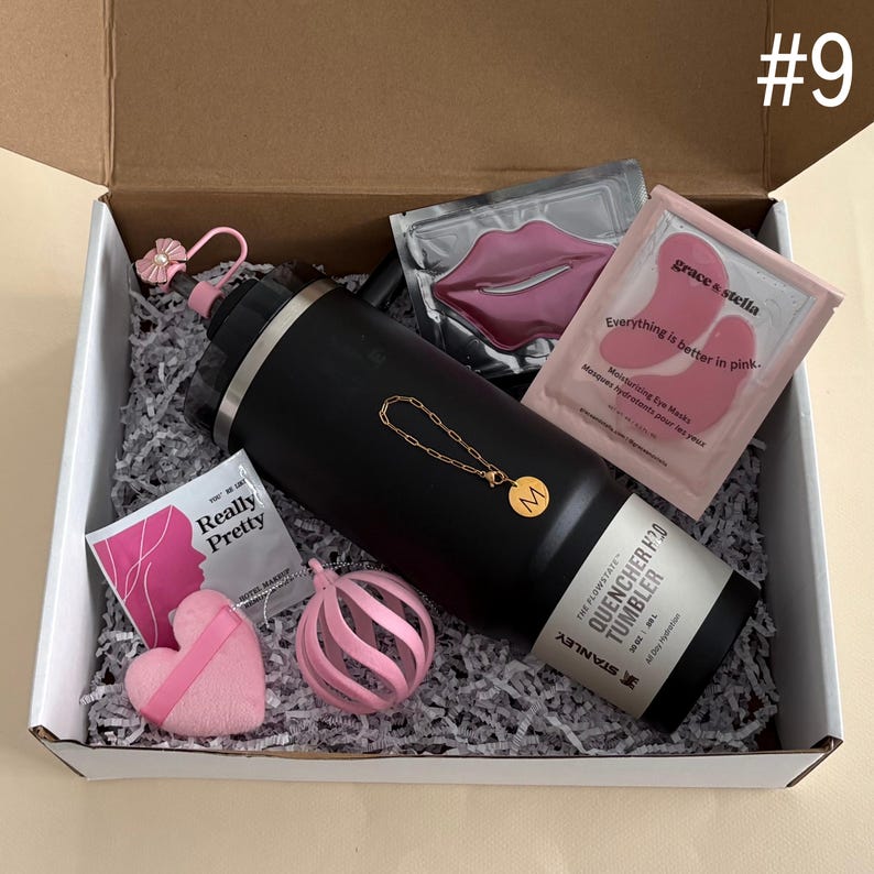 Holiday Gift Set For Daughter, Sister, Girlfriend
30 oz Black Stanley
Straw Topper
Initial Tumbler Handle Charm
Eye Mask
Lip Mask
Makeup Remover Towel
Heart Sponge
Pink Velvet Ornament