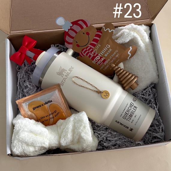 Cozy Winter Gift Box For Women Luxury Christmas Self Care Package Teen Holiday Best Friend Tumbler Gift Set For Her Spa Day Kit Customizable