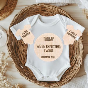 Cartello personalizzato per l&#39;annuncio di una nascita gemellare, per foto in piano, cartello per la doppia nascita, accessorio personalizzato per la prossima nascita, idea regalo per la cameretta dei bambini