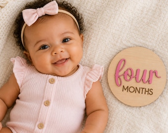 Baby Milestone Discs, Monthly Baby Photo Props, Wooden Month Markers, Newborn Milestone Signs, Baby Shower Gift