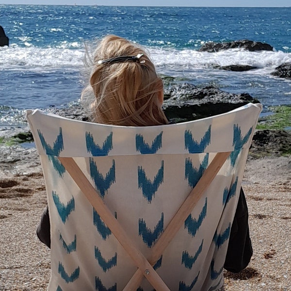 Tumbona con tela ikat artesanal de Palma de Mallorca  -  Lounger with handmade ikat fabric from Palma de Mallorca