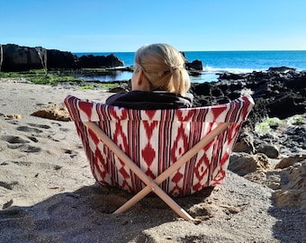 Lounger with Ikat tongues of fire fabric from Mallorca for the beach