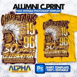 Puede incluir: Una camiseta amarilla con un diseño gráfico que incluye el texto ALUMNI C.PRINT, CHIEFTAINS, 1996, CLASS OF, 30 years CELEBRATION y OKOLONA HIGH SCHOOL. El diseño incluye la ilustración de una persona con un tocado de plumas.