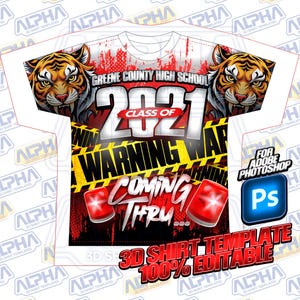 Puede incluir: Una plantilla de diseño de camiseta blanca con una señal de advertencia roja, amarilla y negra con el texto "WARNING WAP COMING THRU..." y el año "2021" en un círculo con el texto "CLASS OF" encima. El diseño también incluye dos cabezas de tigre a cada lado de la señal de advertencia. El texto "GREENE COUNTY HIGH SCHOOL" está encima del año. El diseño es para Adobe Photoshop y es 100% editable.