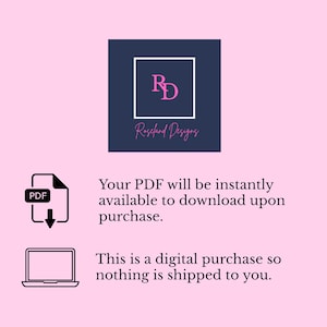 Op de afbeelding: Een digitale download-afbeelding met een blauw vierkant met de tekst "RD" in een wit vierkant en de tekst "Roseland Designs" eronder. De afbeelding bevat ook een zwart-wit pictogram van een PDF-bestand met een pijl naar beneden en een zwart-wit pictogram van een laptop.