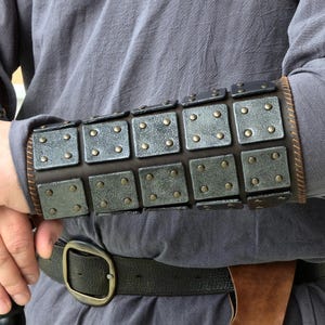 Segmentiertes Wächter Armschienen Muster - Typ 2 | DIY-Schaumstoff & Lederrüstung