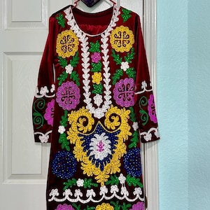 Tajiki Suzani Red Chakan