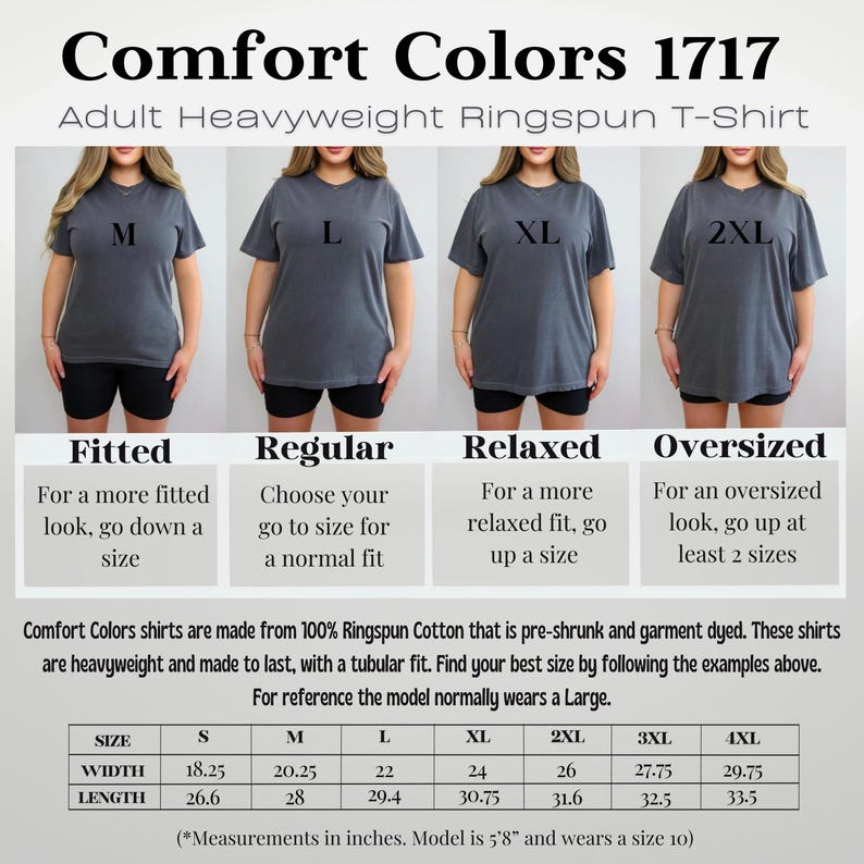 Puede incluir: Una gu&iacute;a de tallas para la camiseta Comfort Colors 1717 de algod&oacute;n ringspun pesado, con cuatro im&aacute;genes de la misma camiseta gris en tallas M, L, XL y 2XL. Incluye texto sobre el ajuste y una tabla con medidas de ancho y largo en pulgadas.