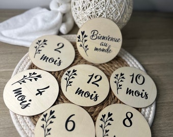 Wooden milestone cards birth and first months / birthday