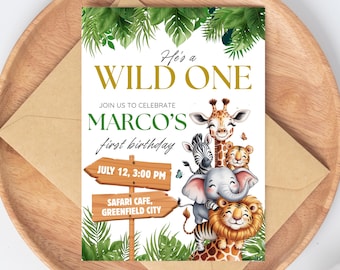 Puede incluir: Una invitación con temática de jungla con el texto "He's a WILD ONE" y "MARCO'S first birthday". La invitación presenta ilustraciones de una jirafa, una cebra, un tigre, un elefante y un león. La fecha y hora son el 12 de julio a las 15:00 horas en Safari Cafe, Greenfield City.