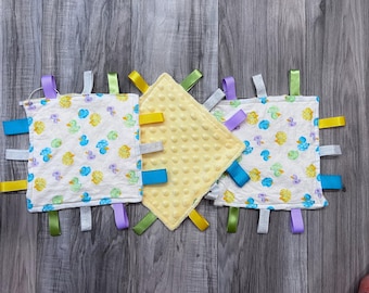 Eendengekreukt babyspeelgoed, handgemaakt sensorisch stoffen speelgoed