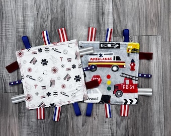 1st Responders wit kreukel babyspeelgoed, handgemaakt sensorisch stoffen speelgoed