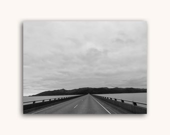 Fotografia monocromática de estrada, arte de parede com estrada aberta (download digital)