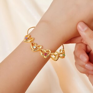Braccialetto a cuore personalizzato con nome, braccialetto di famiglia con ciondolo con pietra portafortuna personalizzato, regalo per la festa della mamma/compleanno per mamma/nonna/figlia