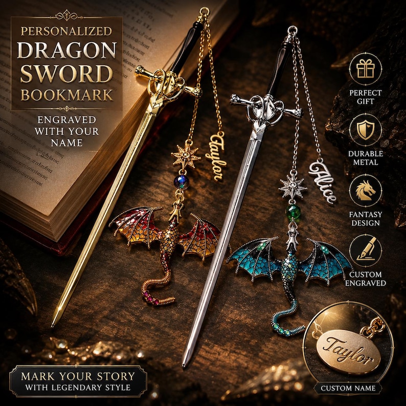 K&ouml;nnte beinhalten: Zwei personalisierte Drachenschwert-Lesezeichen. Eines ist goldfarben, das andere silberfarben. Jedes hat einen Drachenanh&auml;nger mit bunten Fl&uuml;geln und einem Namensschild. Der Text lautet "PERSONALIZED DRAGON SWORD BOOKMARK" und "MARK YOUR STORY WITH LEGENDARY STYLE."