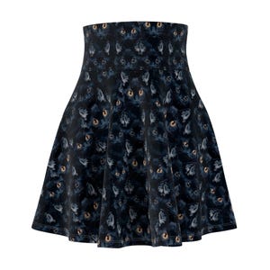 Puede incluir: Un juego de tres tazas de cerámica con un acabado mate moteado. Las tazas son de color crema, gris claro y gris oscuro. Cada taza tiene un diseño simple y minimalista, ideal para café o té.