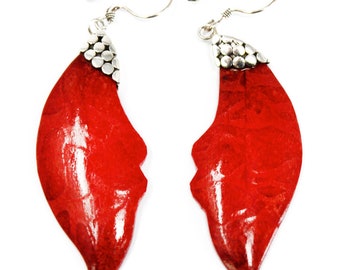 Handcrafted Chic Silver Leaf Earrings with Coral Detail - Nature-inspired Dangle Jewelry