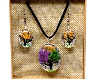 Ensemble unique de bijoux arbre de vie fleurs pressées, couleurs mélangées vives, boucles d'oreilles fleurs séchées faites main et collier