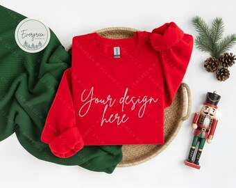 Gildan 18000 Rode Sweatshirt Kerst Mockup, Notenkraker Flat Lay Productfotografie voor Digitale Downloads