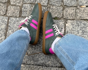 Green Barefoot Leather Sneakers Women – Handmade Zero Drop Shoes, Wide Toe Box, Minimalist Casual Shoes, Natural Leather, APAVO