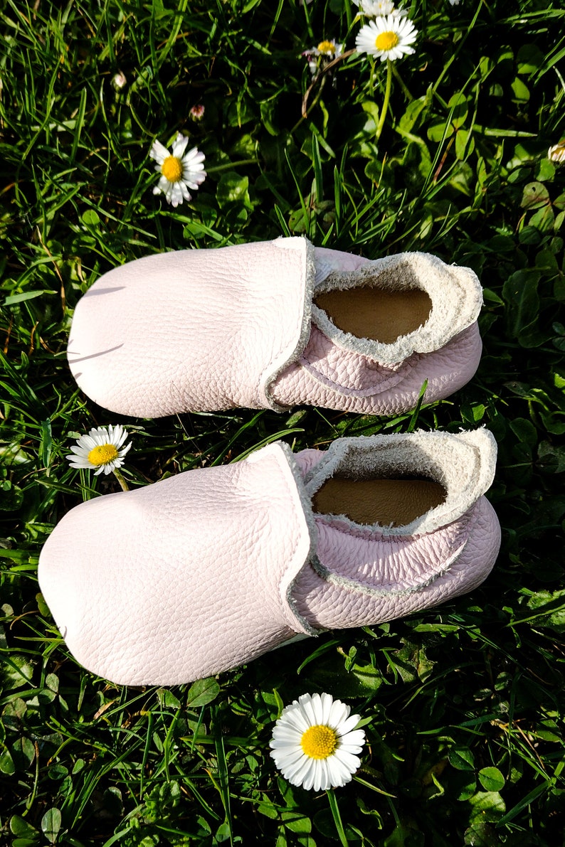 Slippers for children, Footwear for children, for nursery, kindergarten, home Made entirely of natural leather, Manual production, UNISEX Różowy