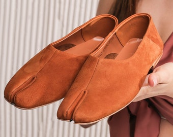 Tabi Ballet Shoes: Split-Toe Flats, Tabi Ballet Flats, Brown Tabi Flats, Suede Leather Tabi Shoes
