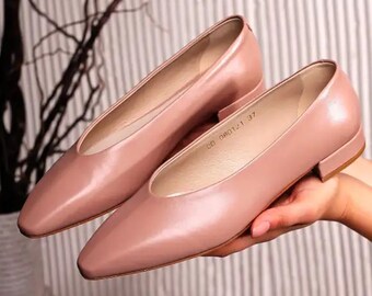 Pointed-Toe Flats: Light Rose Ballet Flats in Genuine Leather