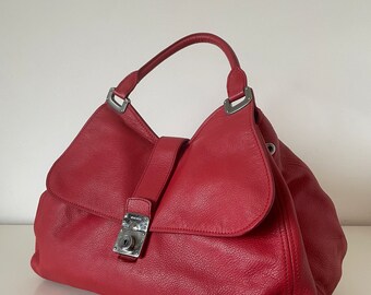 MIU Sac à main en cuir MIU en rouge avec finitions argentées