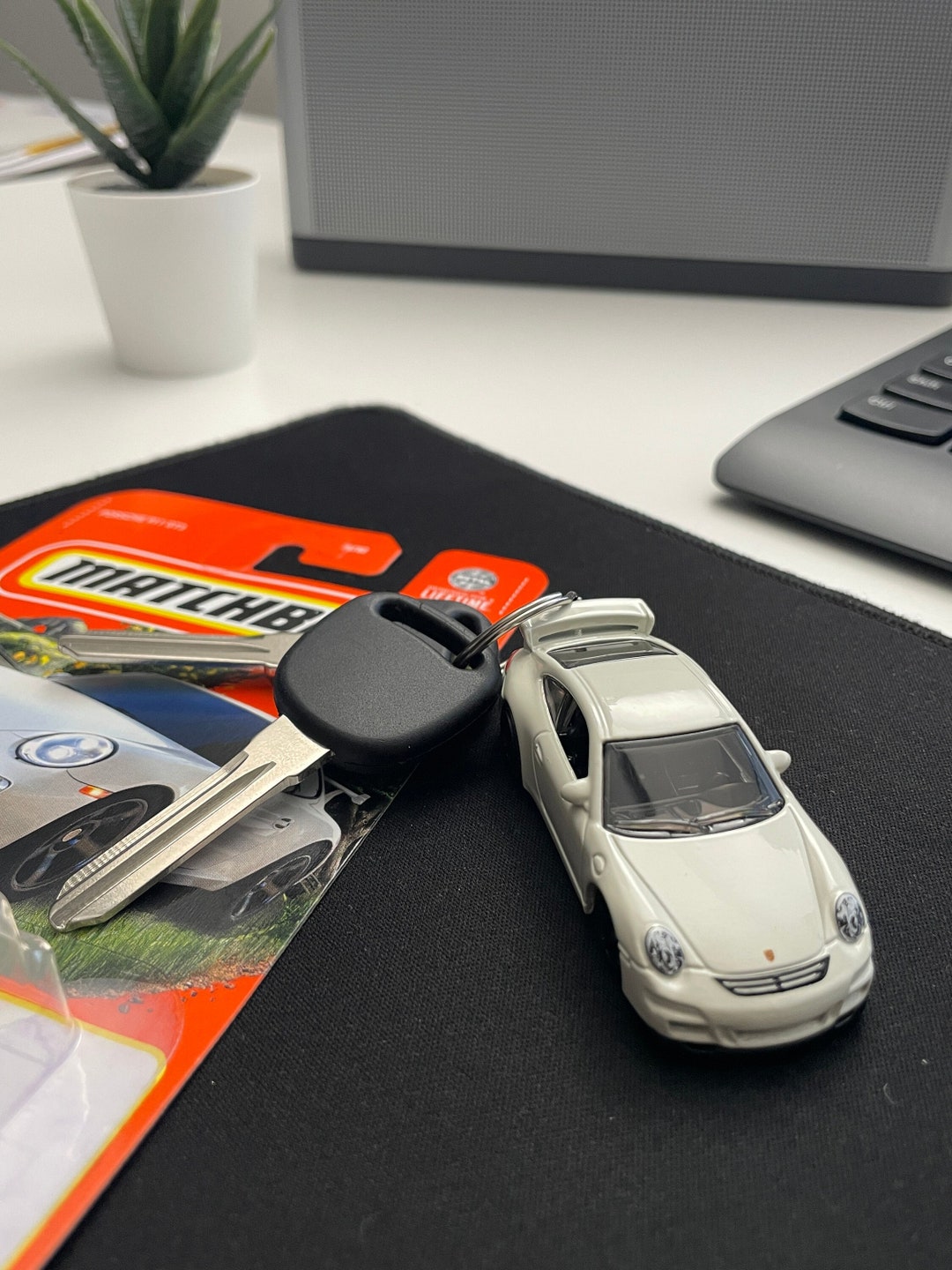 1/64 Matchbox Porsche 911 GT3 HVL91, Key Chain W/rings - Etsy